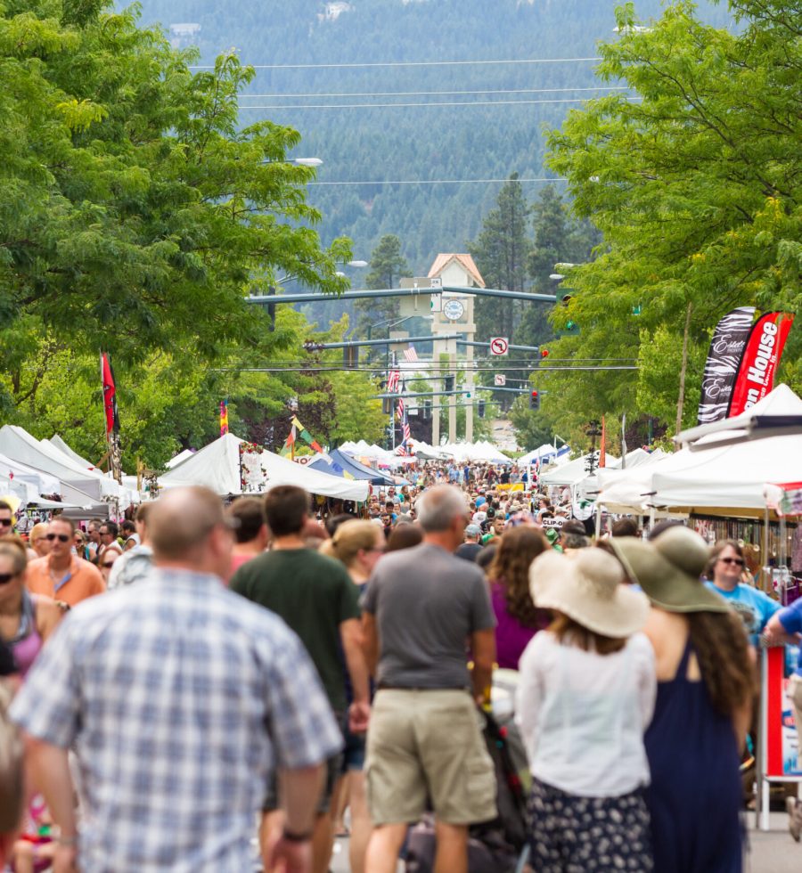 coeur-d-alene-idaho-august-01-crowds-of-peop-2025-10-28-21-26-50-utc